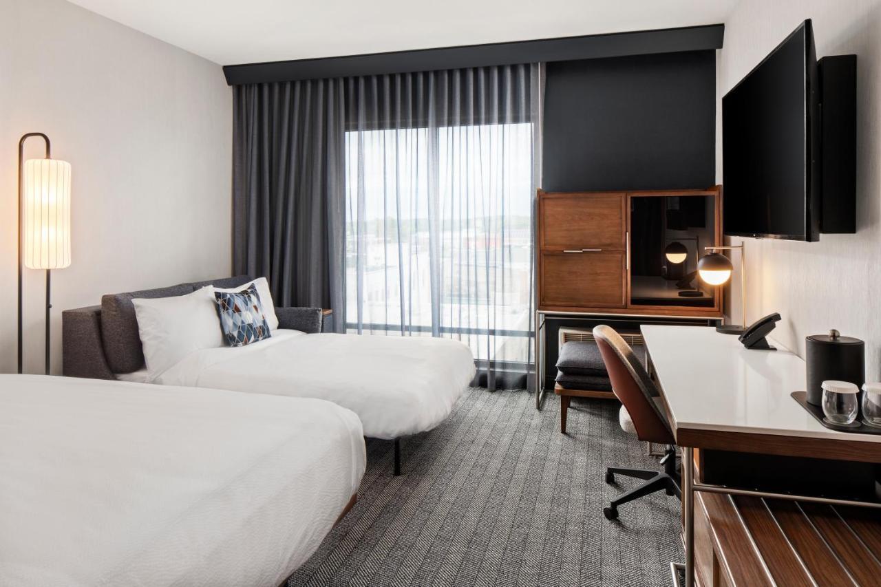Courtyard By Marriott Owatonna Downtown Hotel Exterior foto