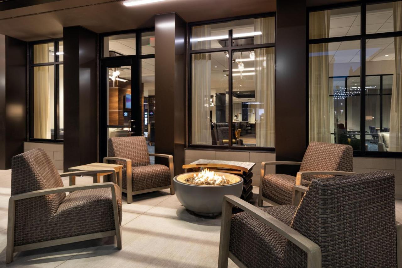 Courtyard By Marriott Owatonna Downtown Hotel Exterior foto